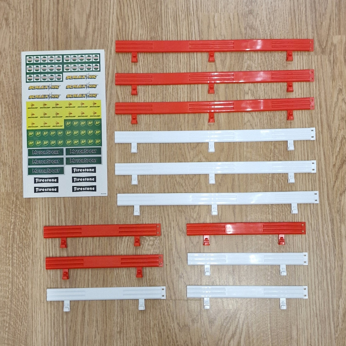 Scalextric C8191 Crash Barrier Pack - 6 Extra Long & 6 Short NEW