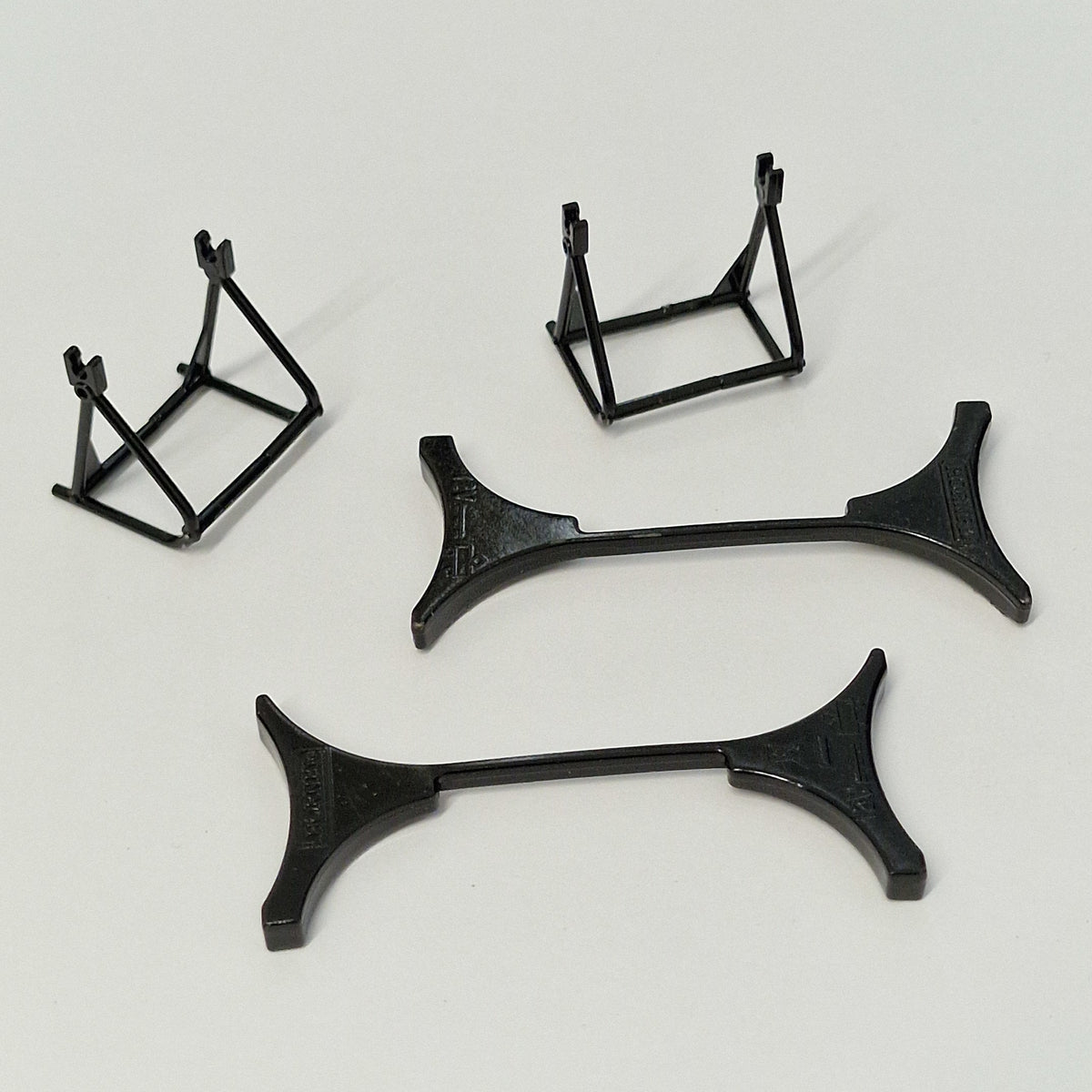 Scalextric 1:32 MotoGP Motorbike C8300 Spare Balance Weights x 2 & Stands x 2