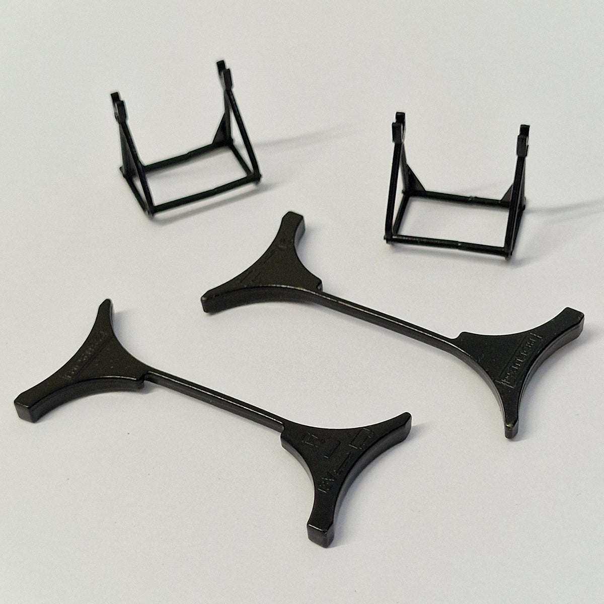 Scalextric 1:32 MotoGP Motorbike C8300 Spare Balance Weights x 2 & Stands x 2