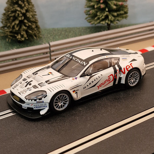 Scalextric C3293 Aston Martin DBR9 Young Driver #7 *LIGHTS* #S