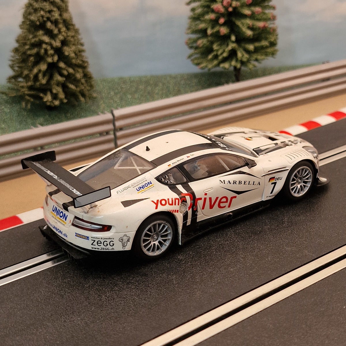Scalextric C3293 Aston Martin DBR9 Young Driver #7 *LIGHTS* #W Rear