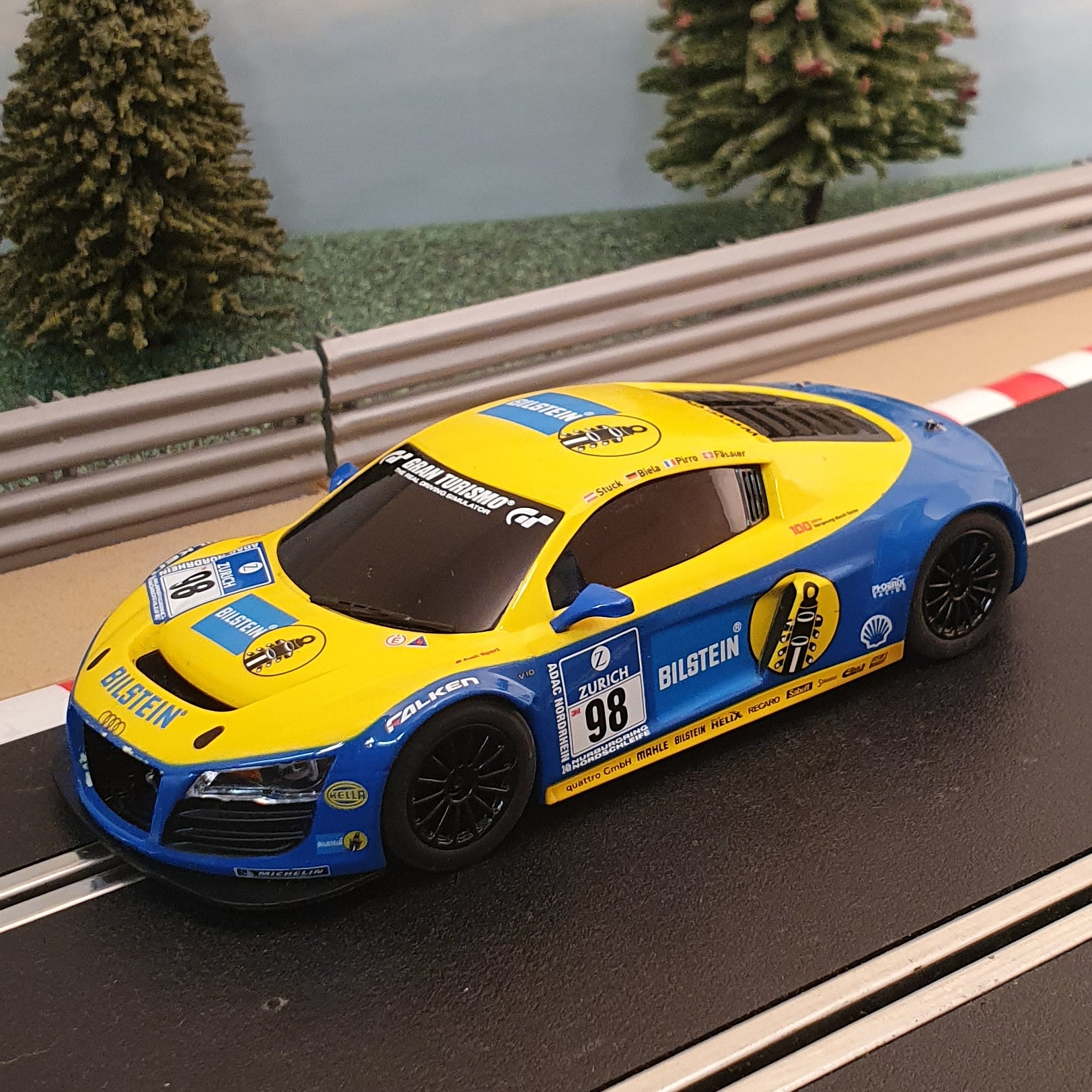 Scalextric 132 Car C3045 Audi R8 LMS GT3 'Bilstein' 98 GWS