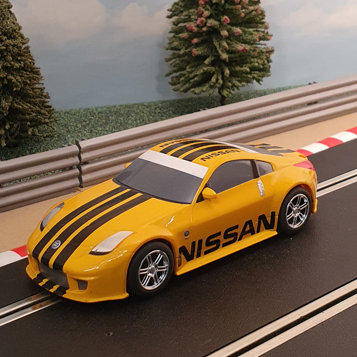 Scalextric C2713 Nissan 350Z - Yellow Digital Drift Car #SX