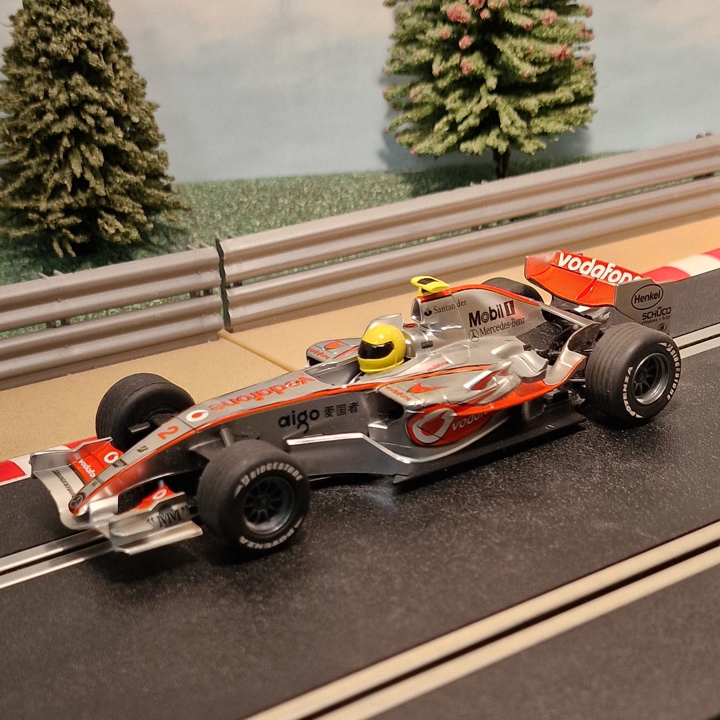 Scalextric 1:32 Digital Car - C2837D F1 Vodafone MP4-21 Lewis Hamilton #2 #MKR