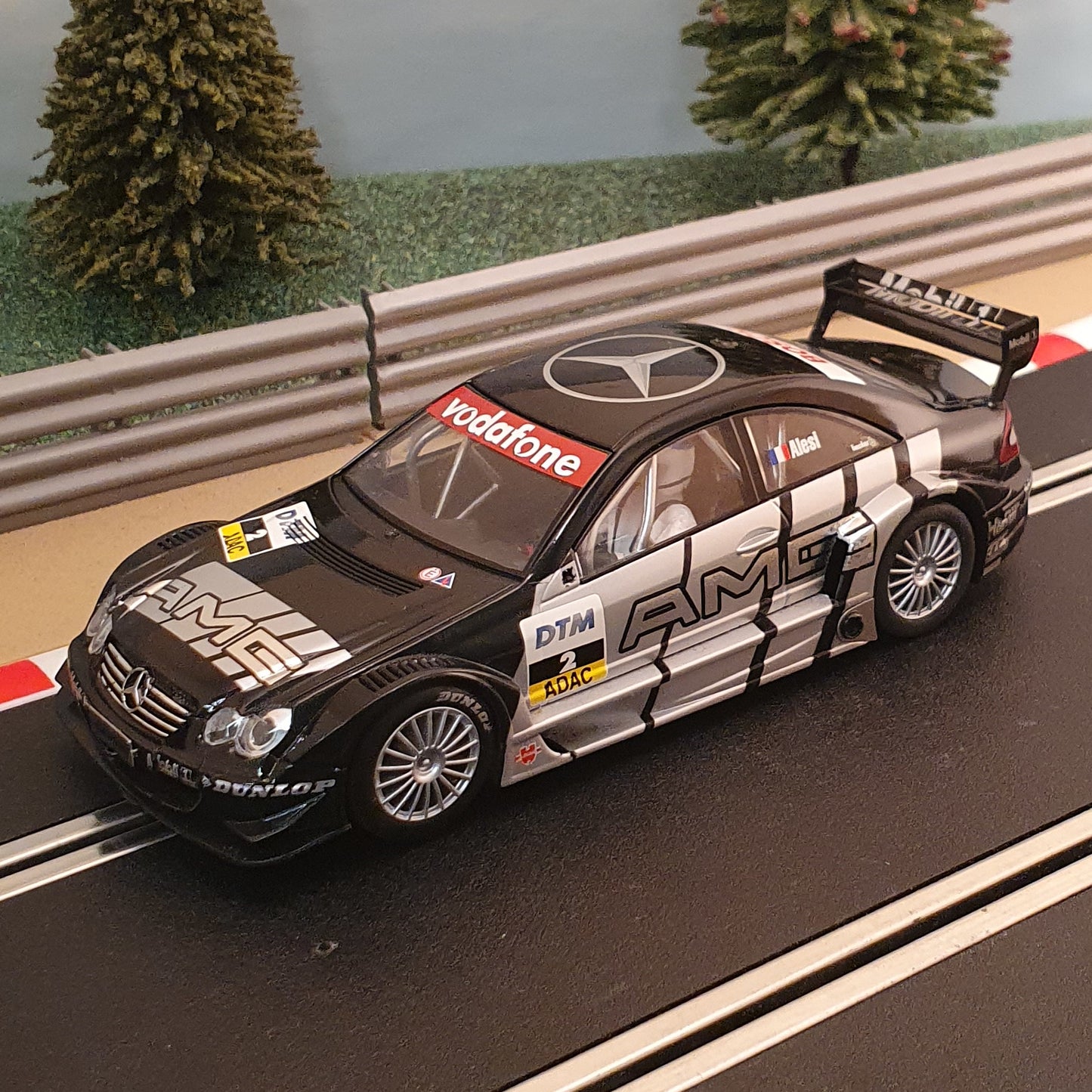 Coche Scalextric 1:32 - C2392 Negro Mercedes CLK DTM #2 *LUCES* #GWM