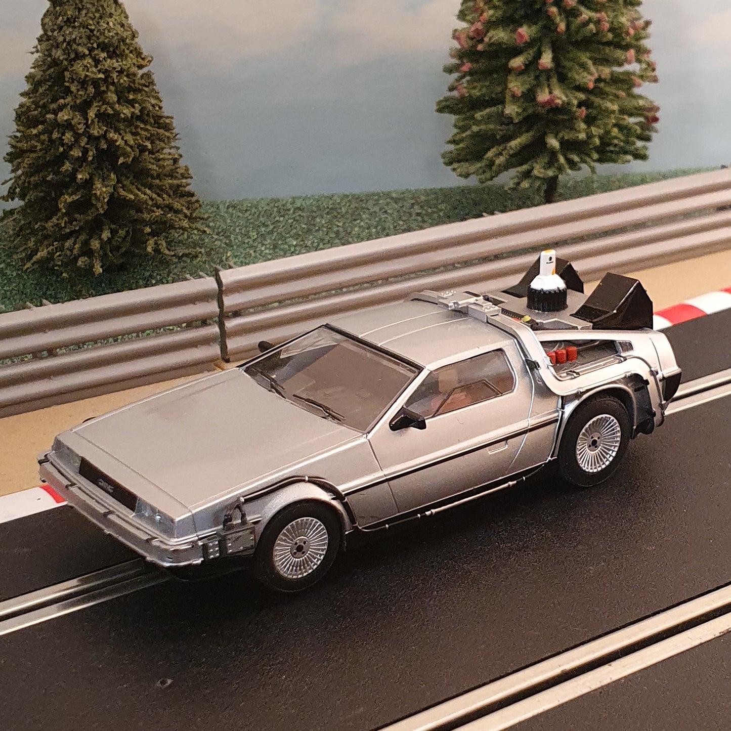 Scalextric 1:32 Car - C4249 Back To The Future 2 - DeLorean *LIGHTS*