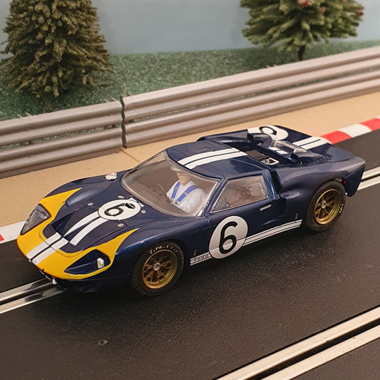 Coche Scalextric 1:32 - C3097 Ford GT40 Mk11 1966 *LUCES* #6