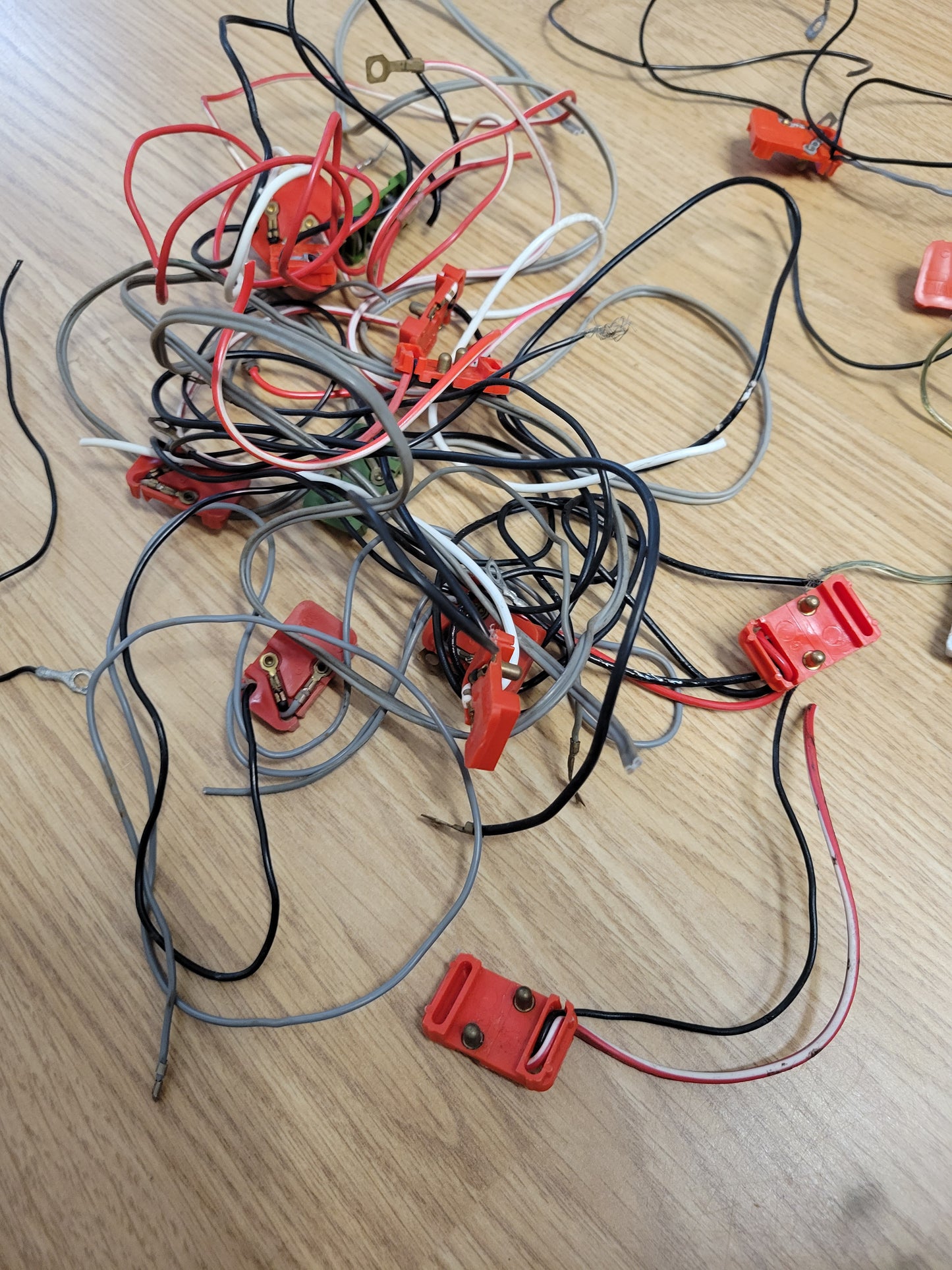 Scalextric Spares - A266 Wiring Harness / Plugs #B