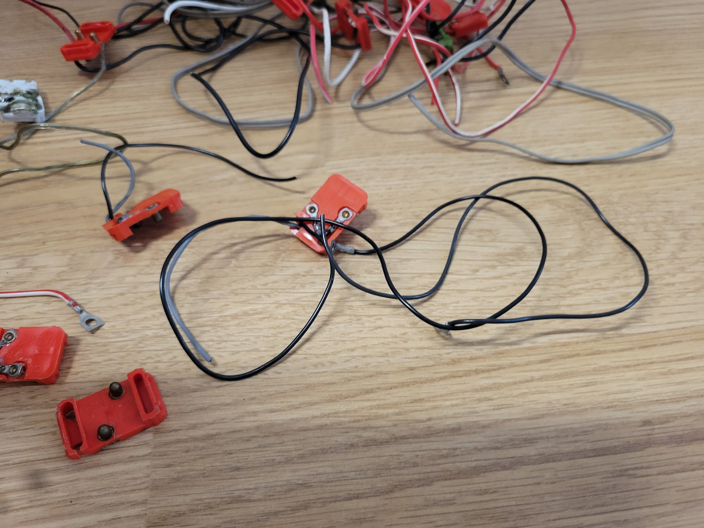 Scalextric Spares - A266 Wiring Harness / Plugs #B