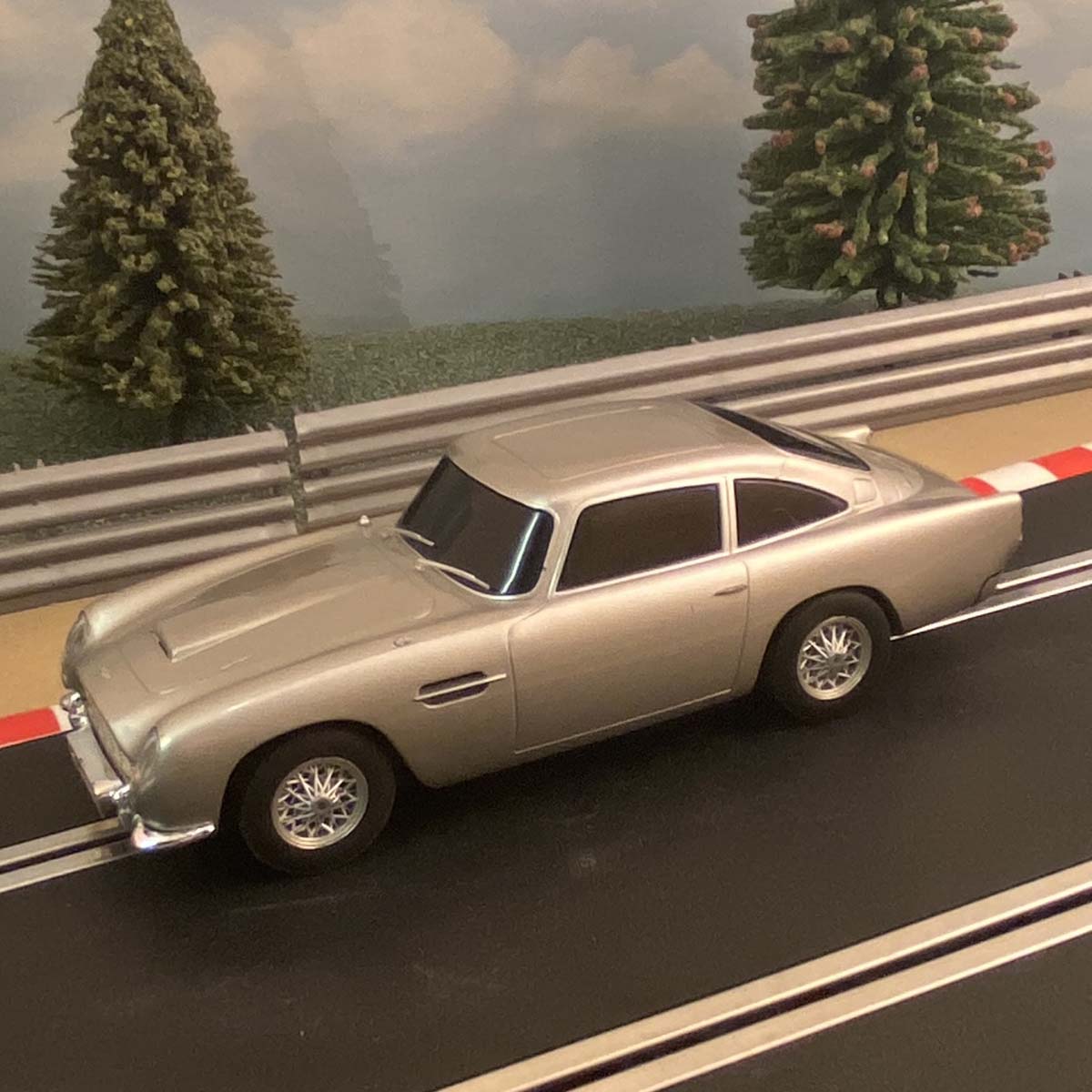 Coche Scalextric 1:32 - James Bond 007 Aston Martin DB5 #HMAB