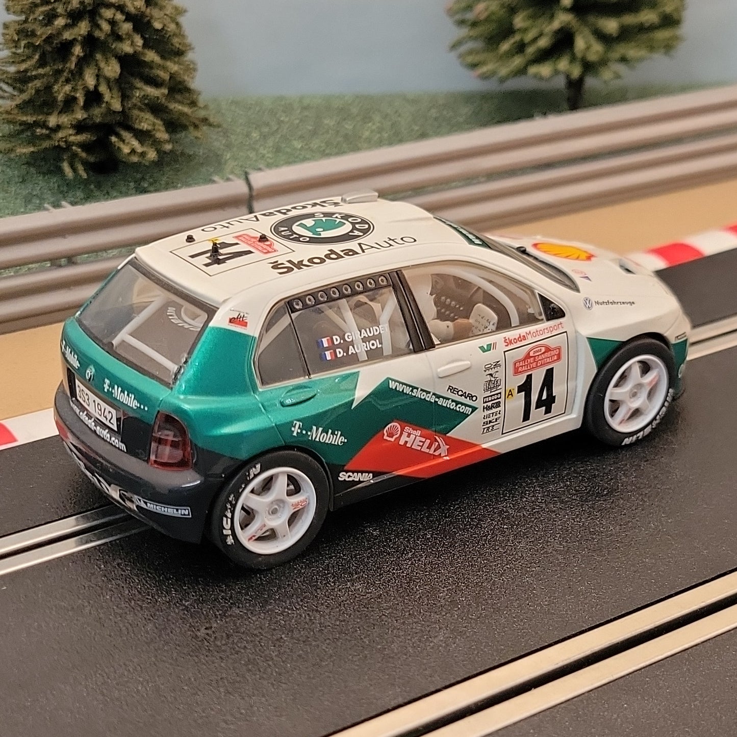 Scalextric 1:32 Car - C2487 Skoda Fabia 4WD WRC #14 Auriol *LIGHTS* #WMS
