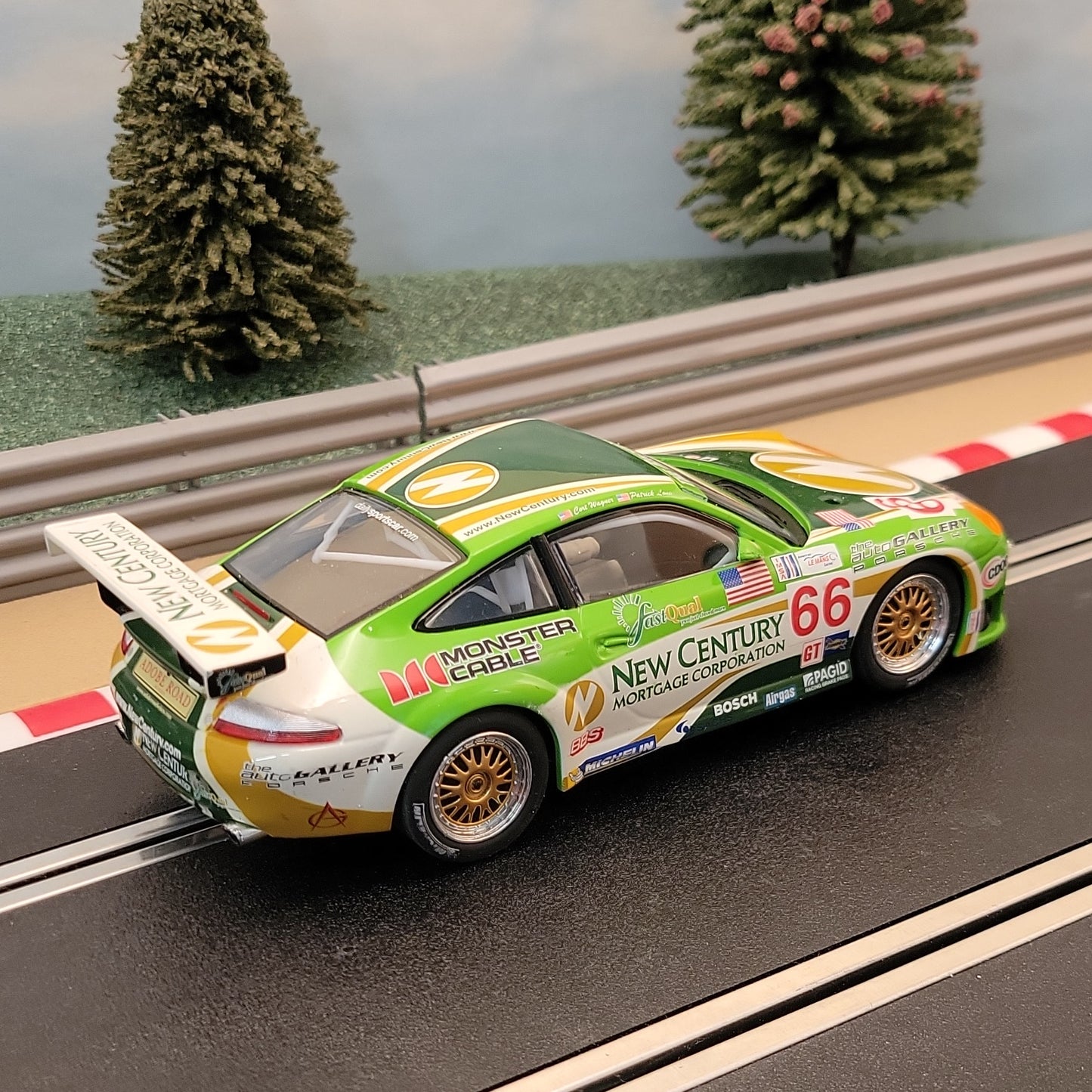Coche Digital Scalextric 1:32 - C2665D Porsche 911 GT3R #66 Century LUCES #E
