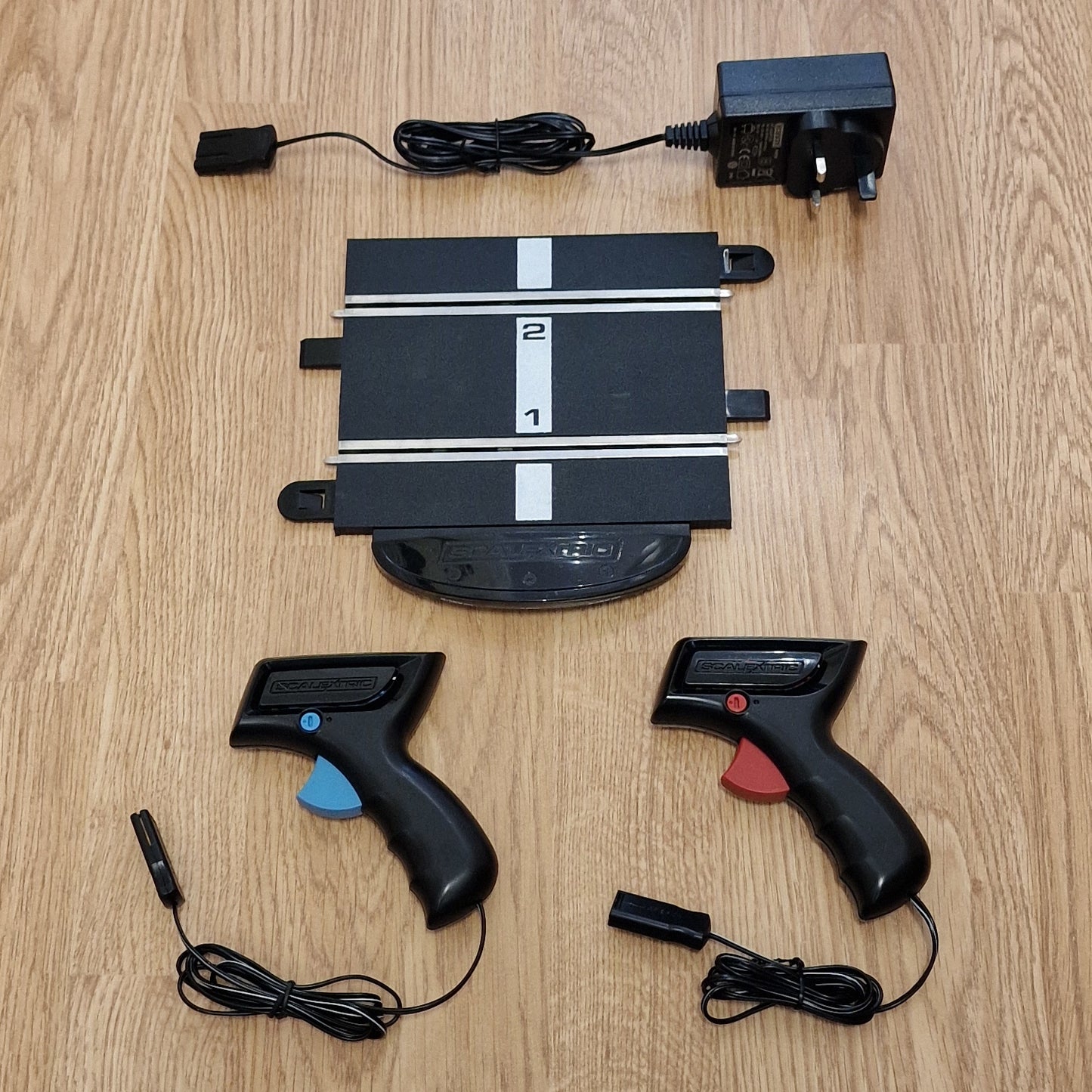 Scalextric Sport C8545 Powerbase, C8437 Speed Limiting Controllers & P9400 Plug