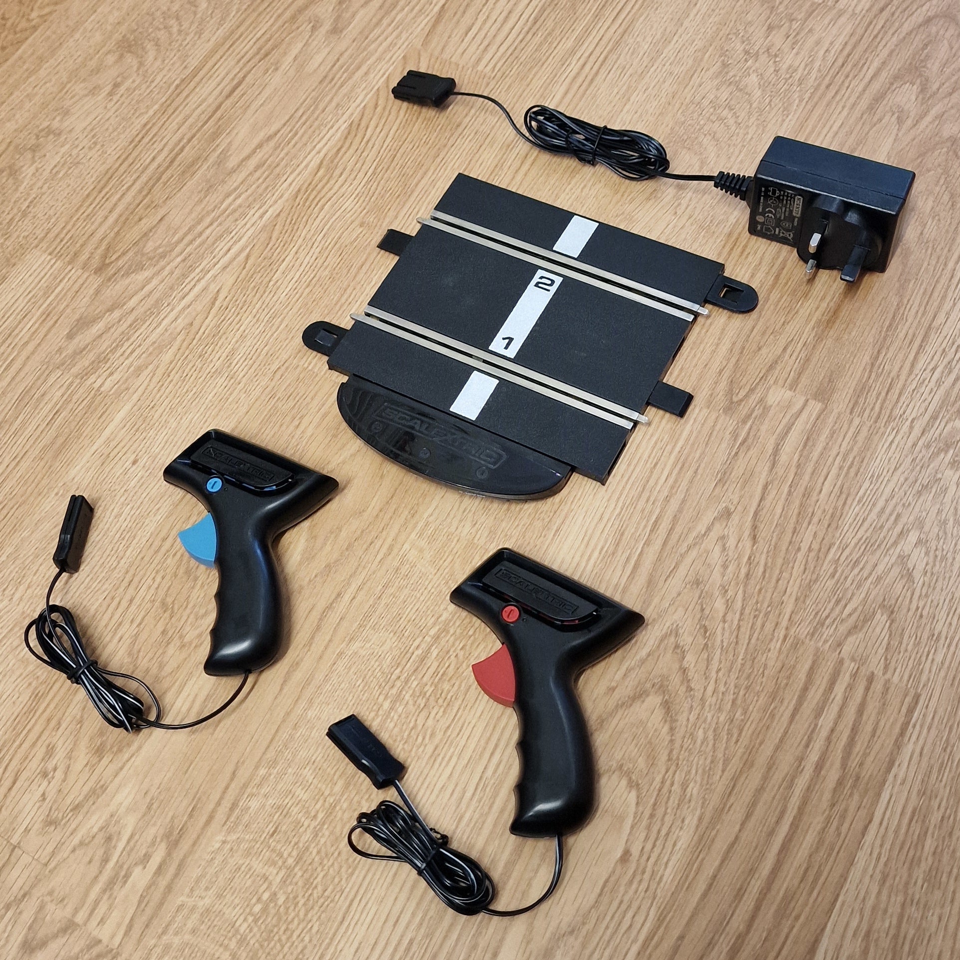 Scalextric Sport C8545 Powerbase, C8437 Speed Limiting Controllers & P9400 Plug
