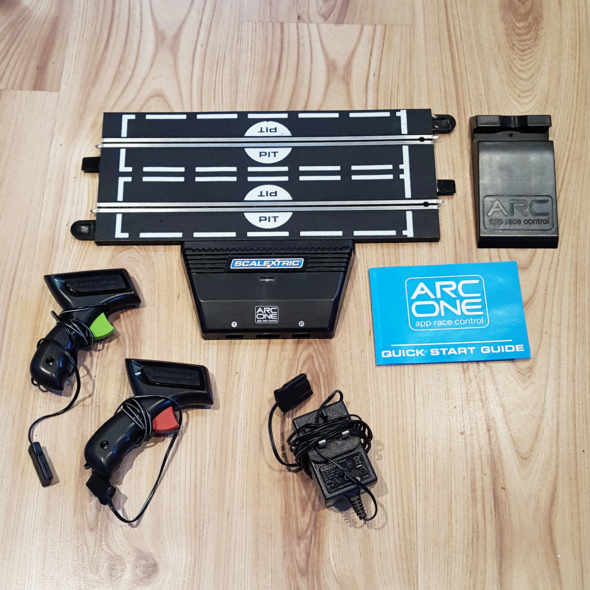 Scalextric Sport 1:32 Track - C8433 ARC One App Control + Stand NEW