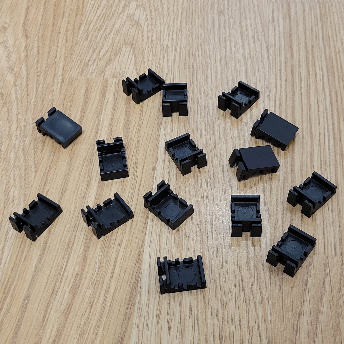 Scalextric 1:32 Sport Track C8212 Barrier Clips x 15 - Action Slot Racing