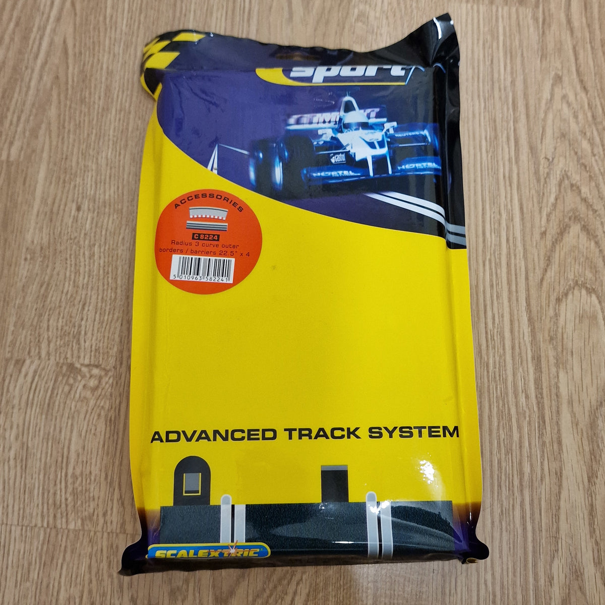 Scalextric C8224 Radius 3 Curve Outer Borders & Barriers 22.5° 'BB' x 4 NEW