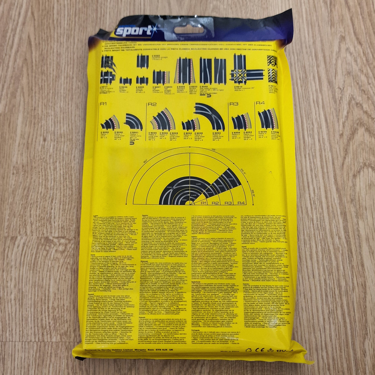 Scalextric C8224 Radius 3 Curve Outer Borders & Barriers 22.5° 'BB' x 4 NEW