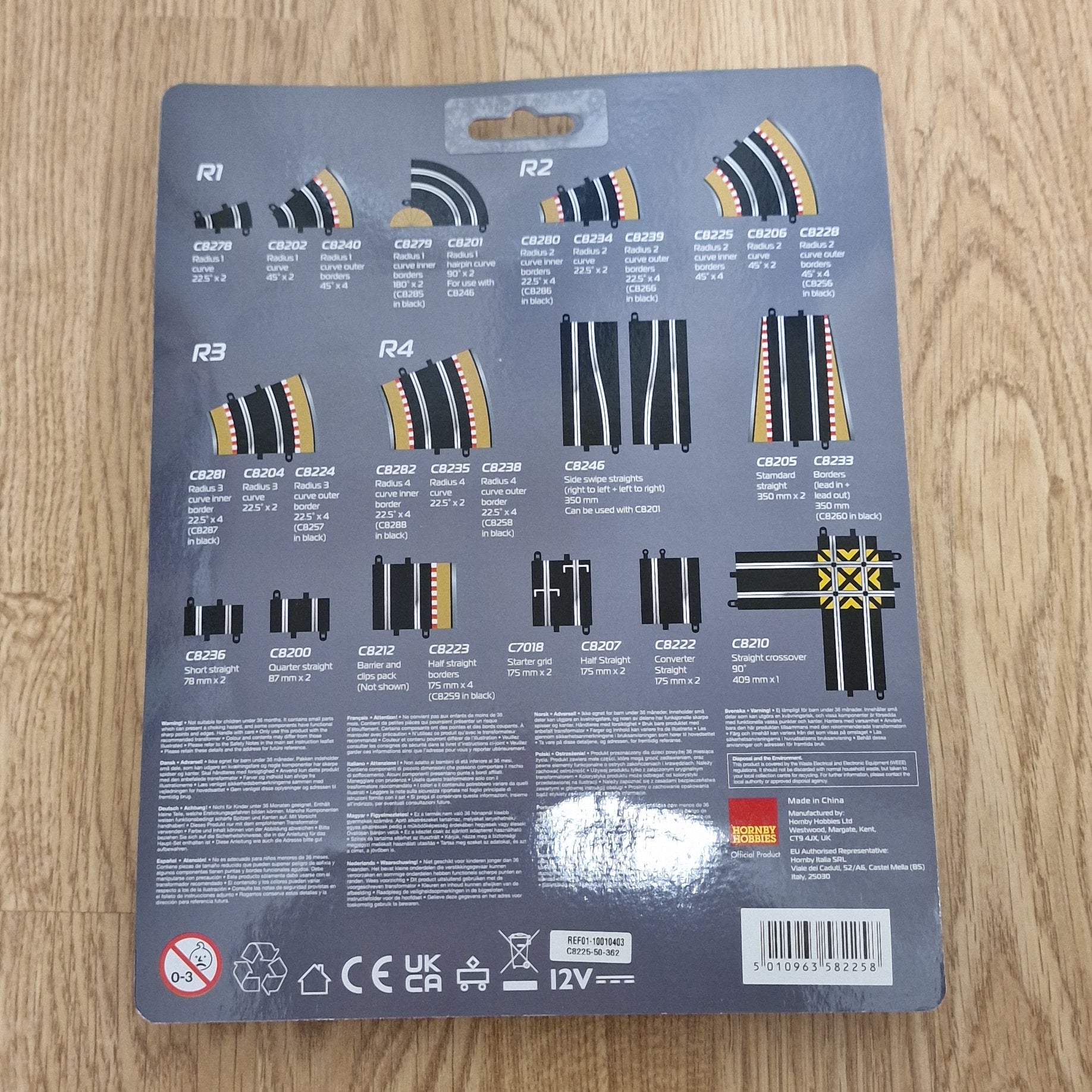 Scalextric C8225 Radius 2 Curve Inner Borders & Barriers 45° 'BC' x 4 NEW