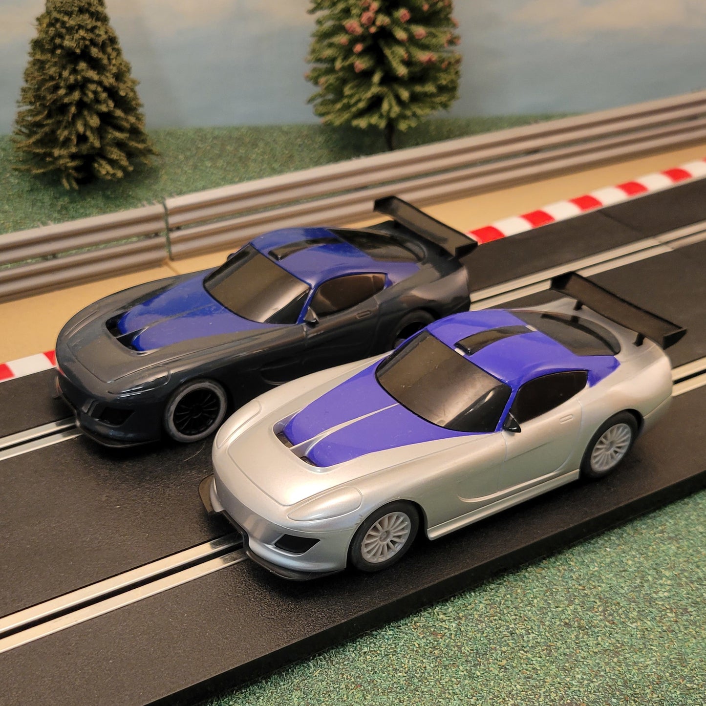 Scalextric Pair Of 1:32 GT Lightning Start Cars NEW