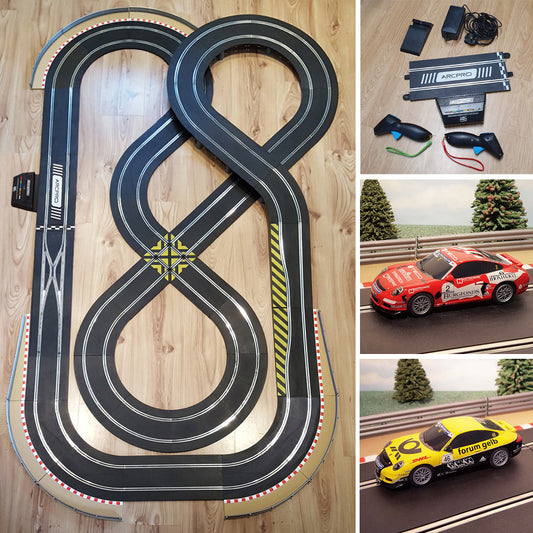 Scalextric 1:32 Figure-Of-Eight Layout Set ARC Pro With Porsche Cars