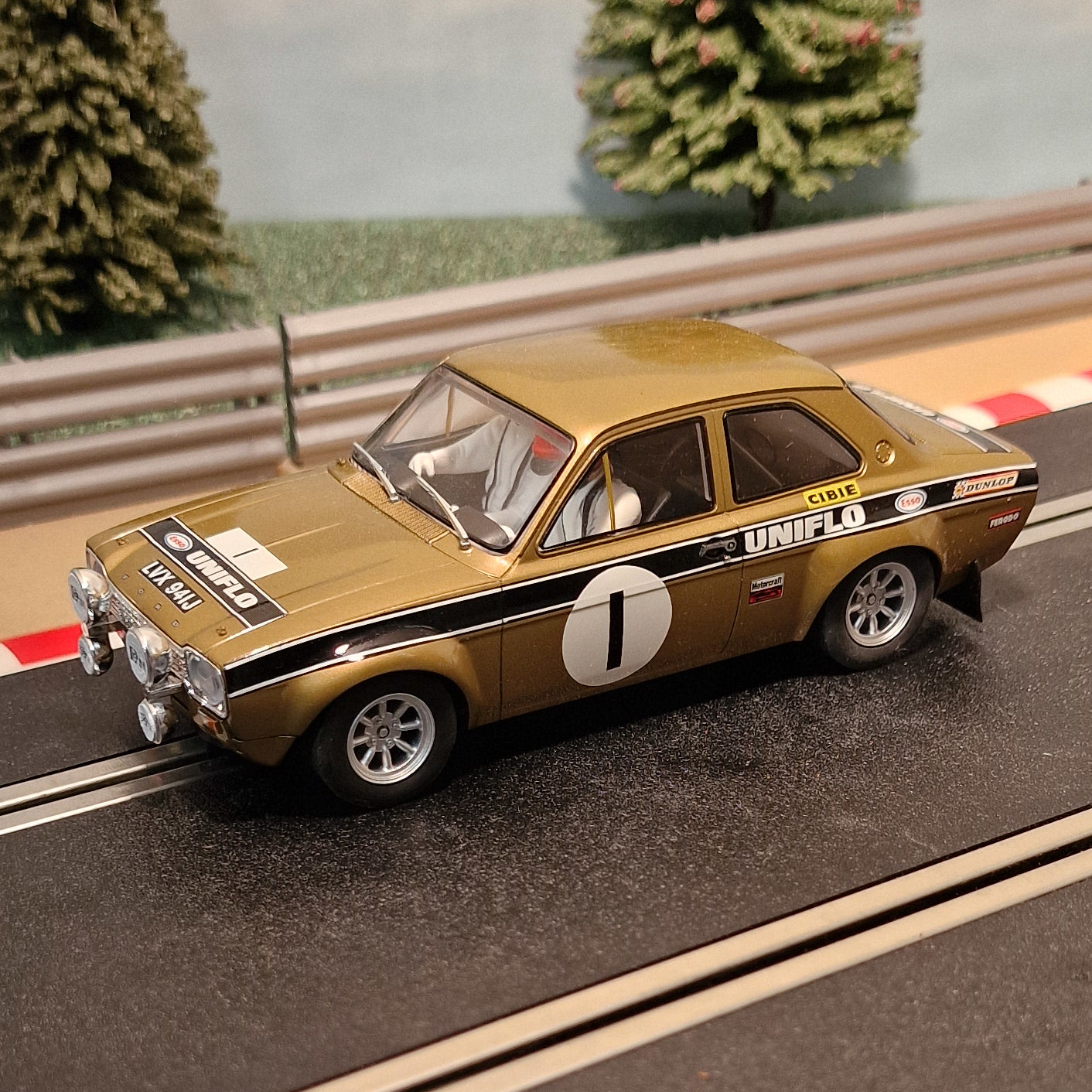 Scalextric 1:32 Car - C2920 Ford Escort Mk 1 RS 1600 Roger Clark #1 *LIGHTS*