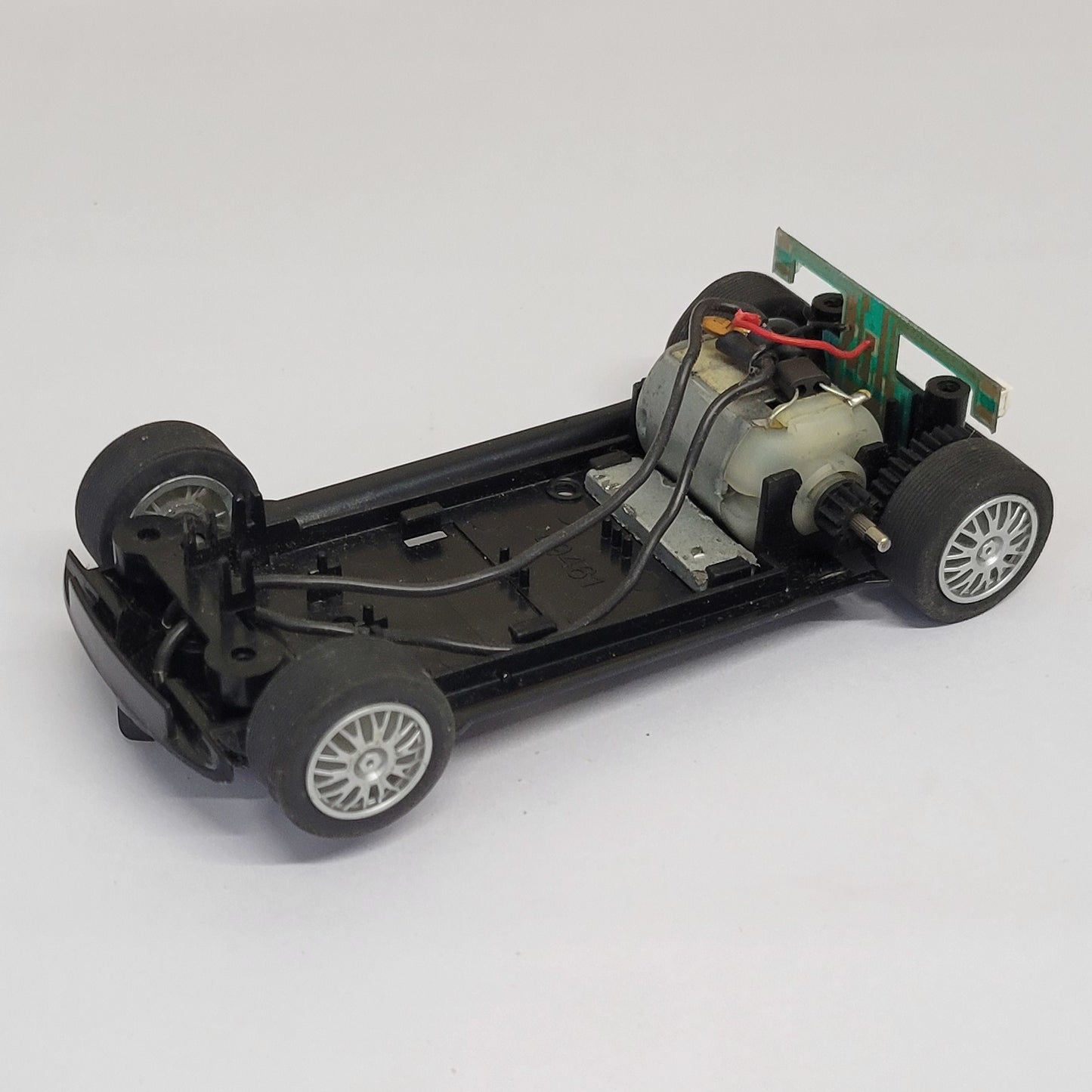 Scalextric 1:32 Underpan Rolling Chassis for BMW Mini Cooper #F