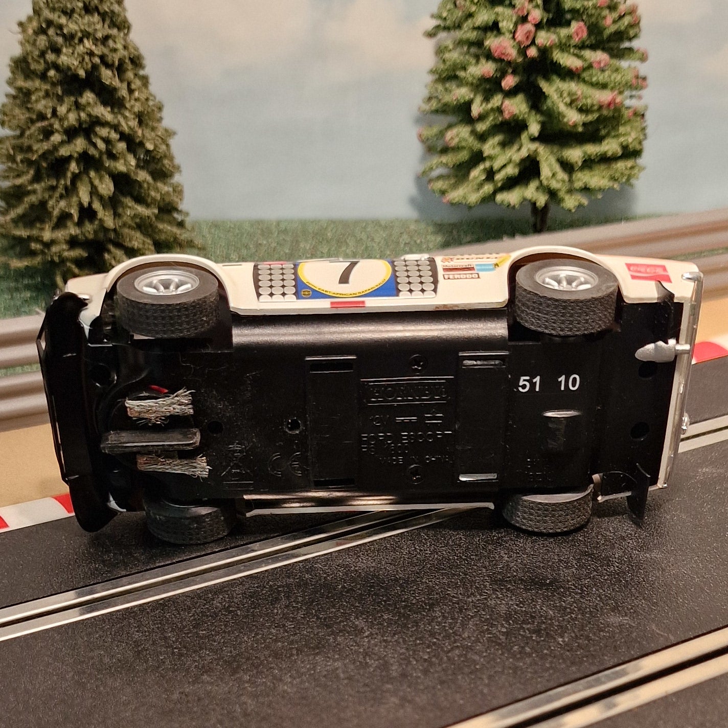 Scalextric 1:32 Car - C3099 Ford Escort Mk 1 East African Safari #7 *LIGHTS*