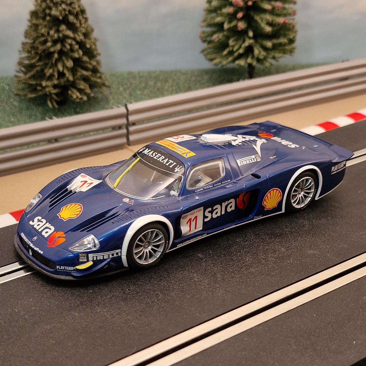 Scalextric C2904D Digital Car - Blue Maserati MC12 #11 *LIGHTS* #MS