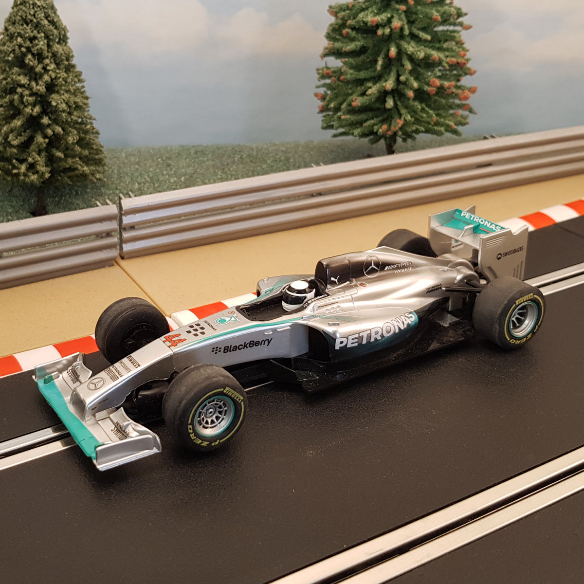 Scalextric 1:32 Car - F1 Petronas AMG Lewis Hamilton #44 #E