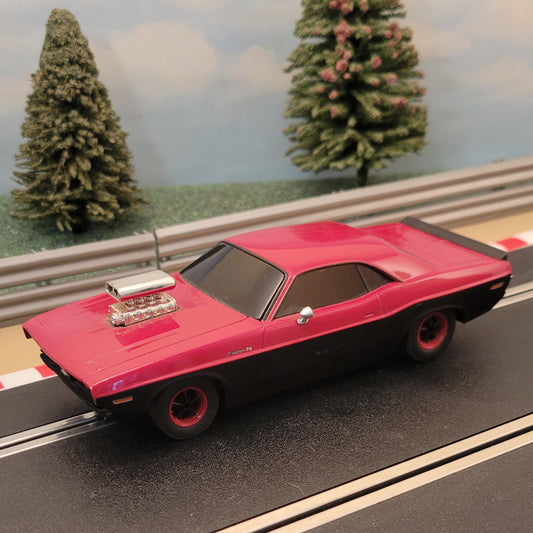 Scalextric 1:32 Car - Red & Black Dodge Challenger *LIGHTS* #Z