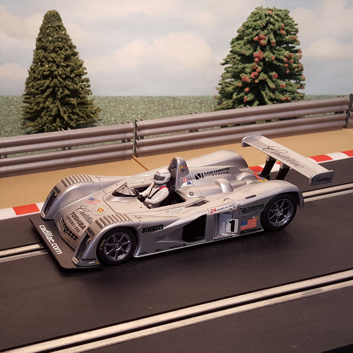 Scalextric 1:32 Car - C2258 Le Mans 2000 Cadillac LMP #1 #FLMV