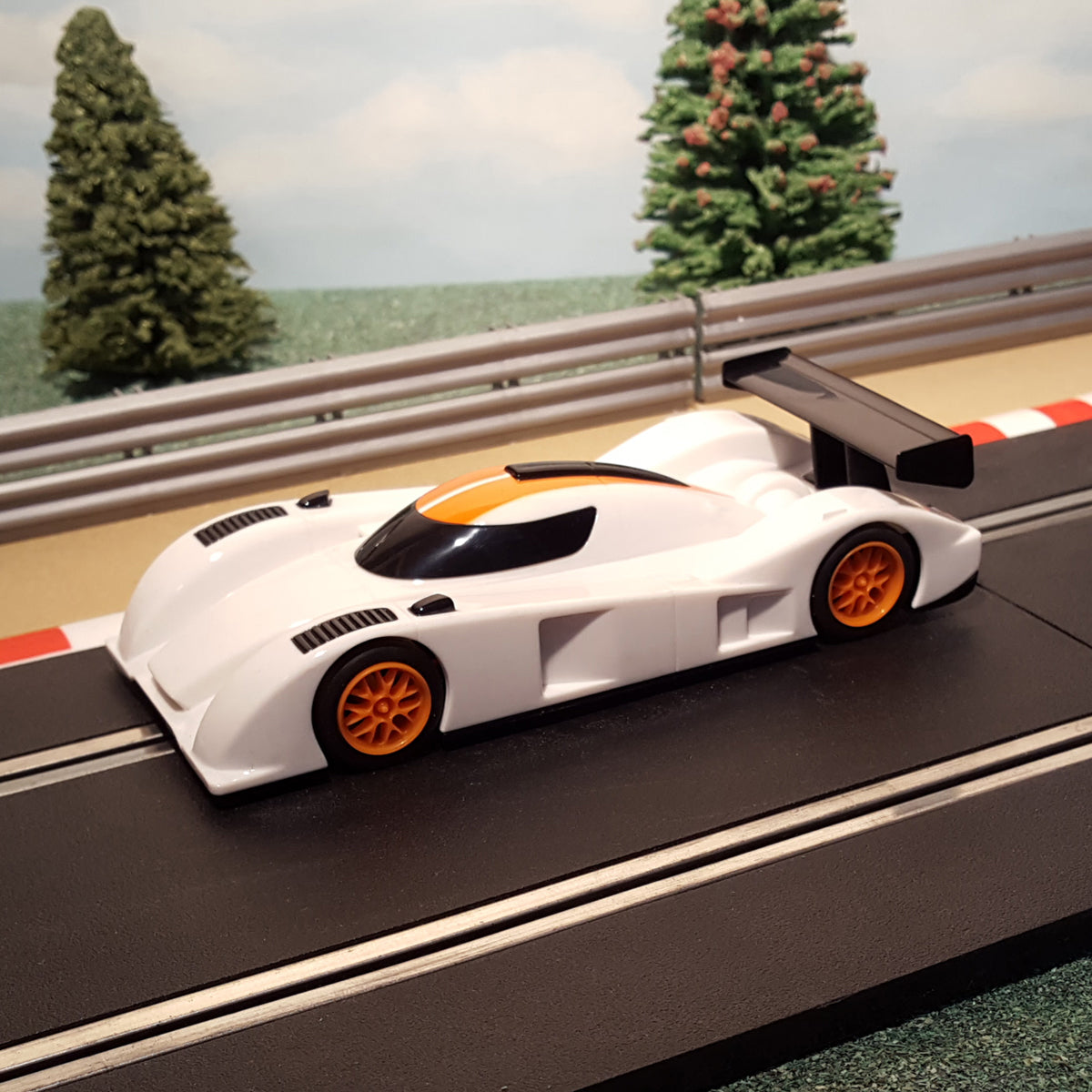 Scalextric 1:32 Start Car - White / Orange Le Mans Prototype