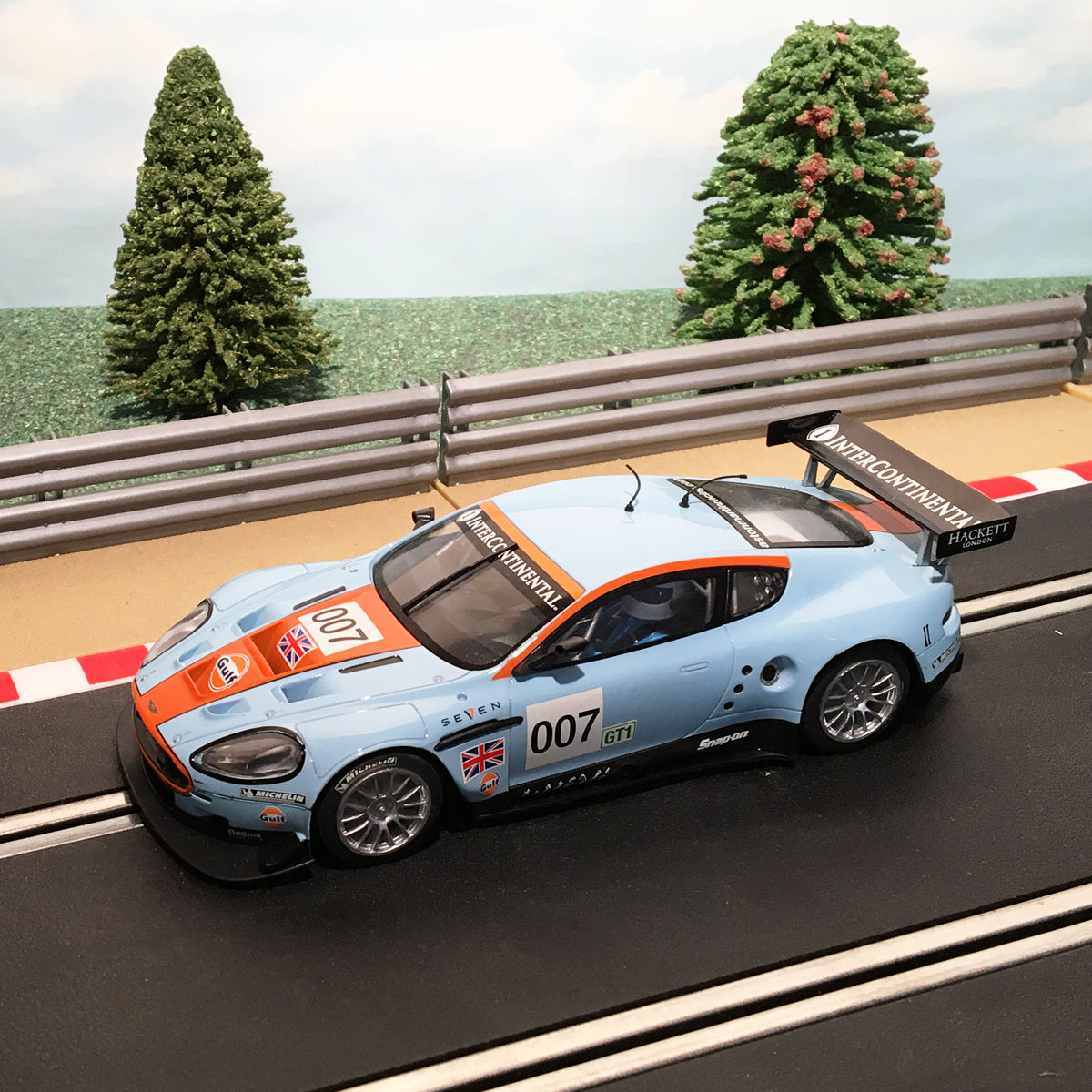 Scalextric C2960 Aston Martin DBR9 Gulf #007 *LIGHTS* #E