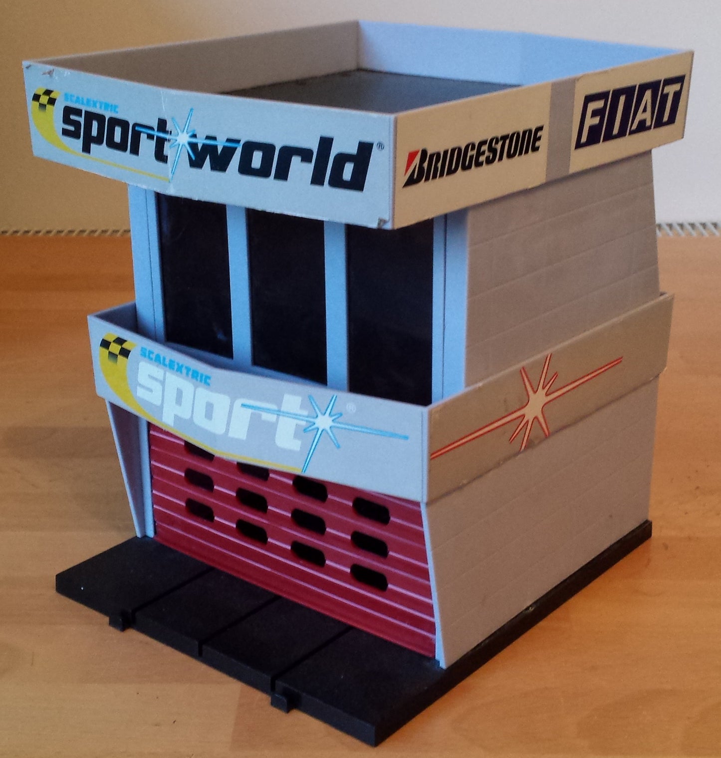 Scalextric Sport 1:32 Building - C8321 Pit Garage