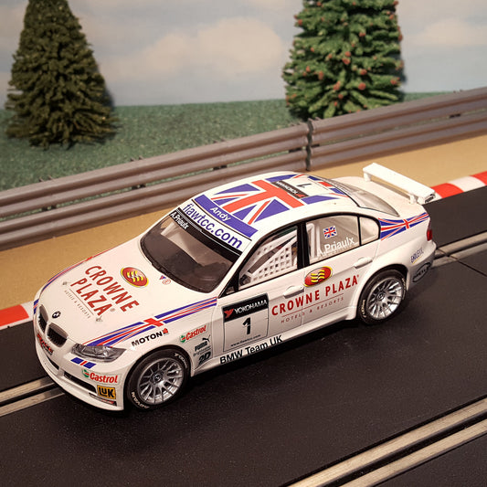 Scalextric 1:32 Car - C2714 BMW 320 si WTCC A. Priaulx #1 *LIGHTS*