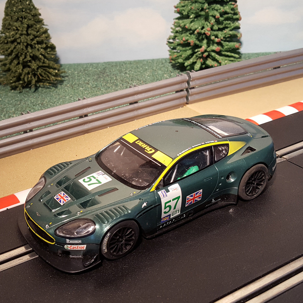 Scalextric 1:32 Car - C2644 Aston Martin DBR9 #57 *LIGHTS* #MS