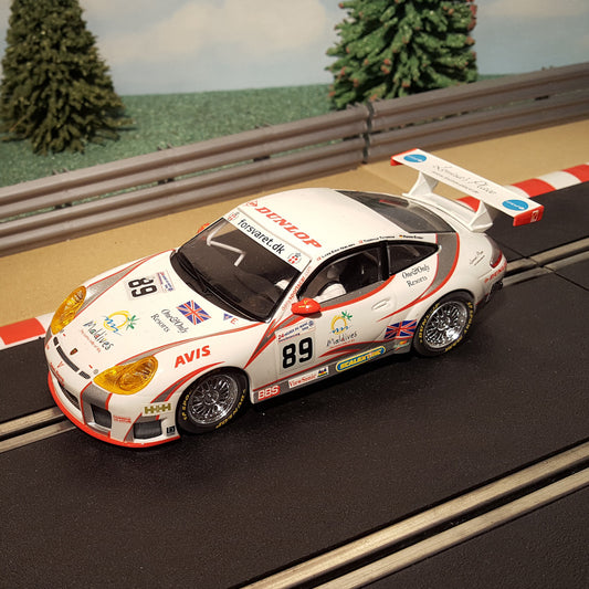 Scalextric 1:32 Car - White Porsche 911 GT3R #89 Maldives *LIGHTS* #E