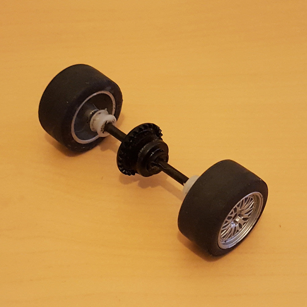 Scalextric 1:32 Spare Rear Axle, Wheels, Contrate Gear & tyres for Dodge Viper