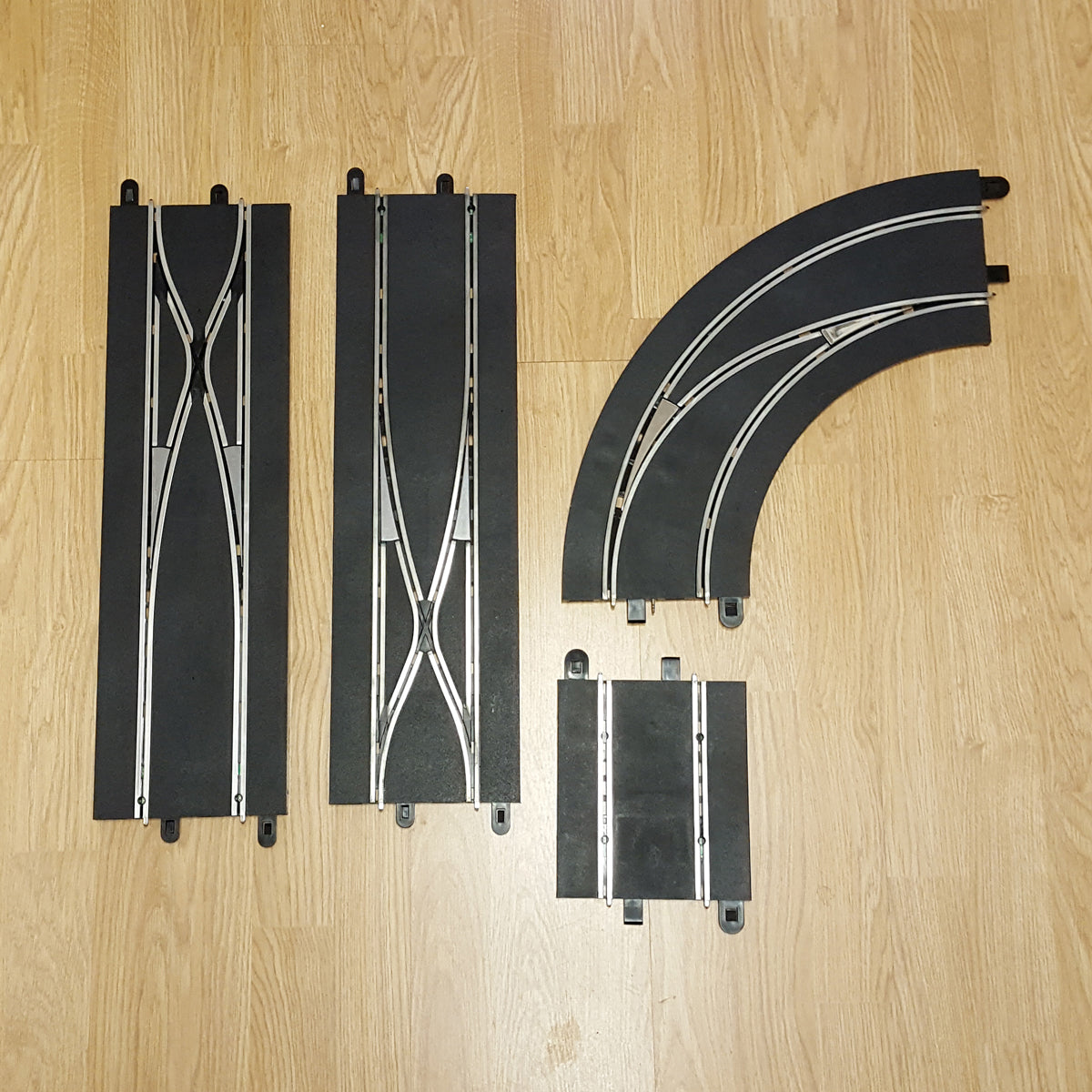 Scalextric Digital 1:32 Track Expansion C7036, C7008 Crossover Straights & Curve