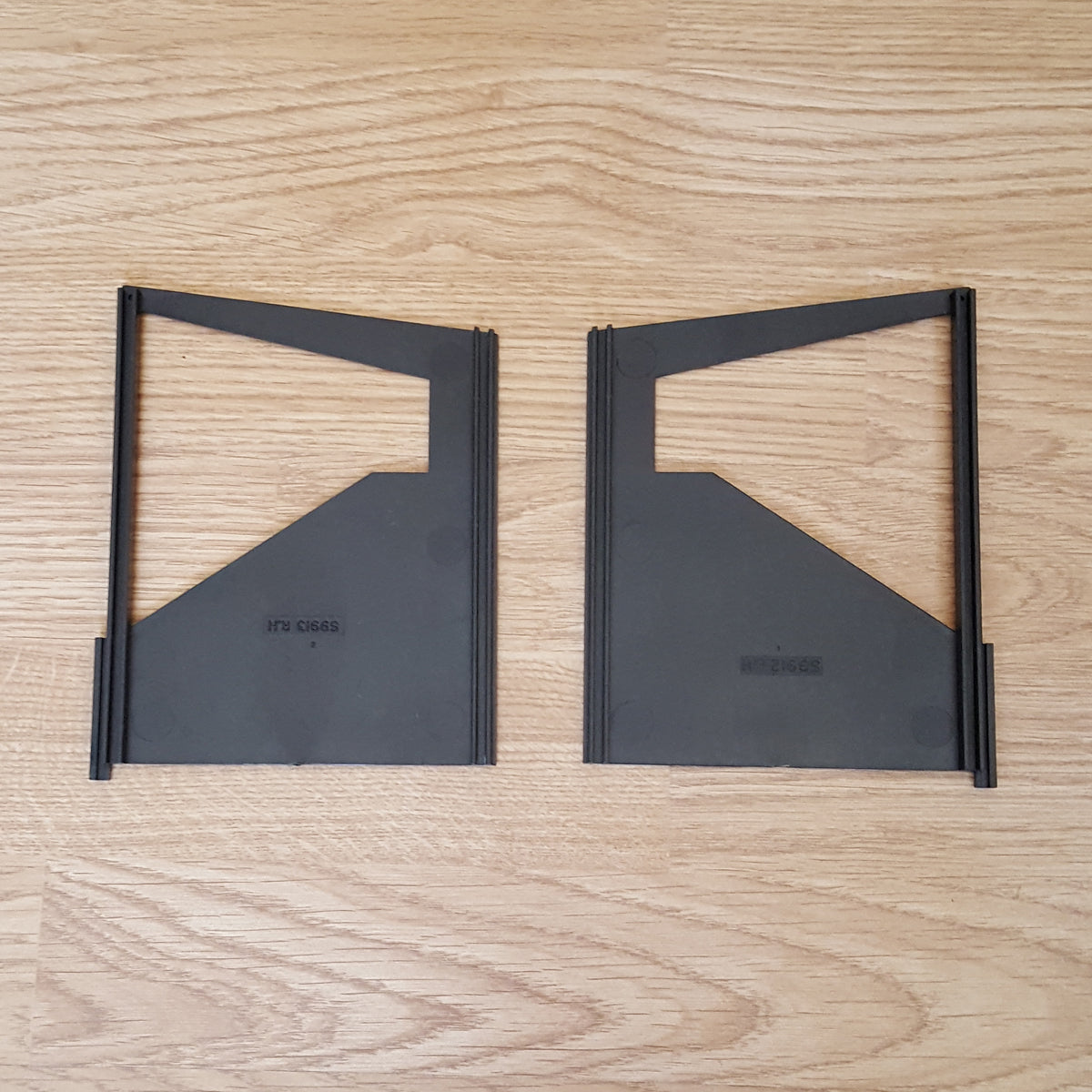 Scalextric 1:32 Spare Part - C705 Grandstand Black Side Panels