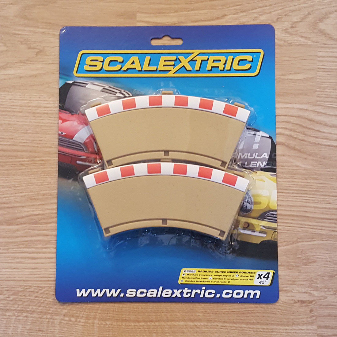 Scalextric C8225 Radius 2 Curve Inner Borders & Barriers 45° 'BC' x 4 NEW