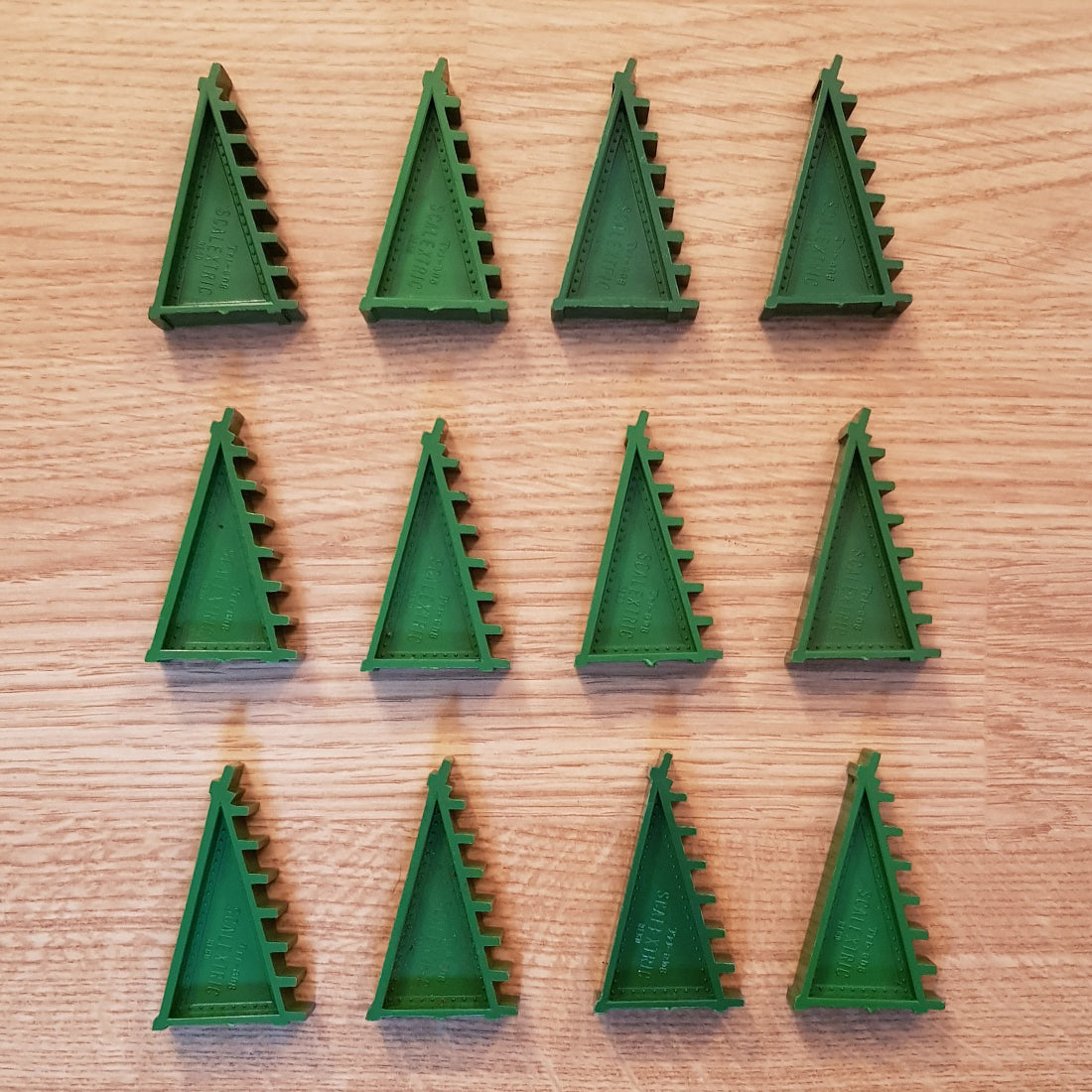 Vintage Tri-ang SCALEXTRIC Classic A244 Green Track Props/ Bridge Supports x 12