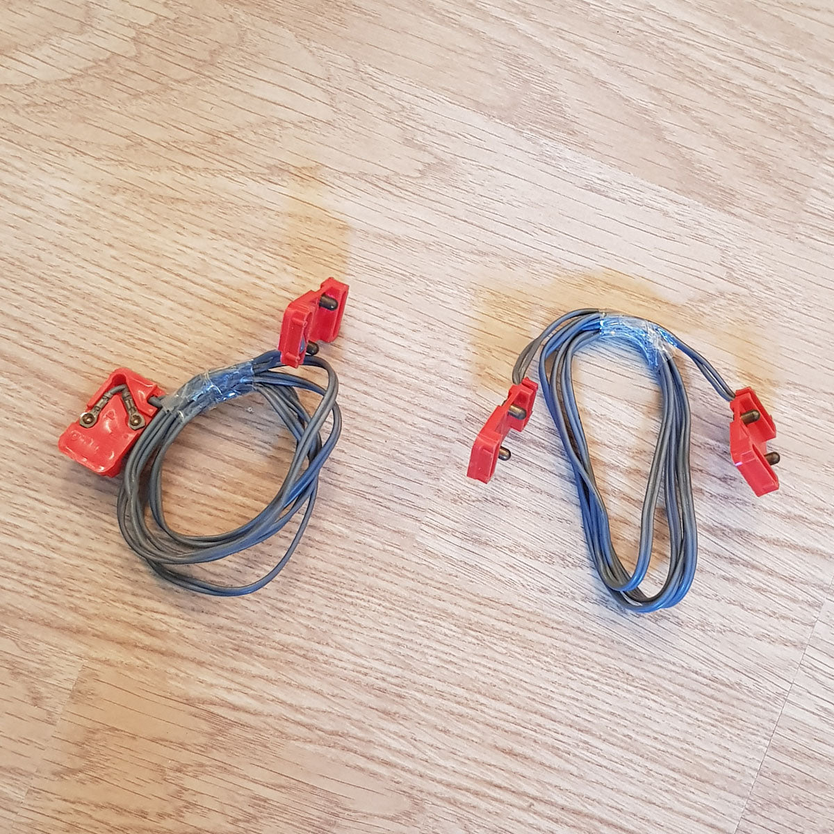 Scalextric A252 C252 Power Boost Cables Leads - Pair Grey 80cm