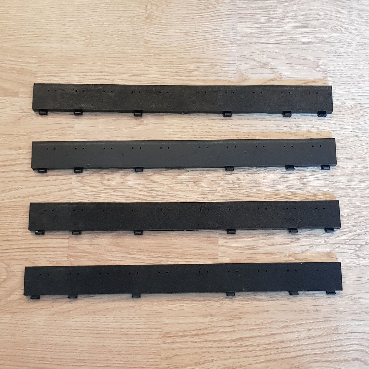 Scalextric Classic 1:32 Black Borders - L5623 / T46 Straights x 4