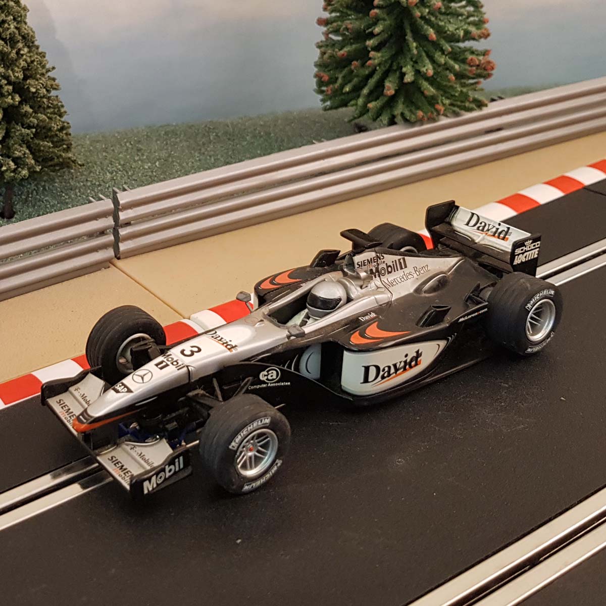 Scalextric 1:32 Car - C2415 F1 Mercedes Benz McLaren MP4-16 David #3 #E