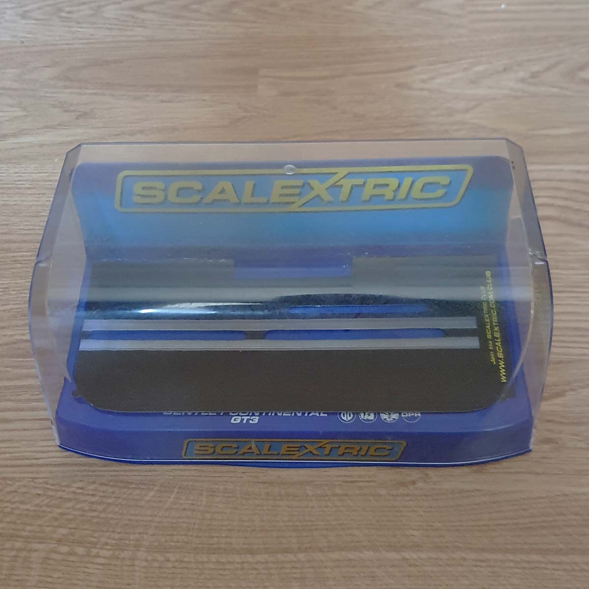 Scalextric 1:32 Car Crystal Display Case - Blue Base