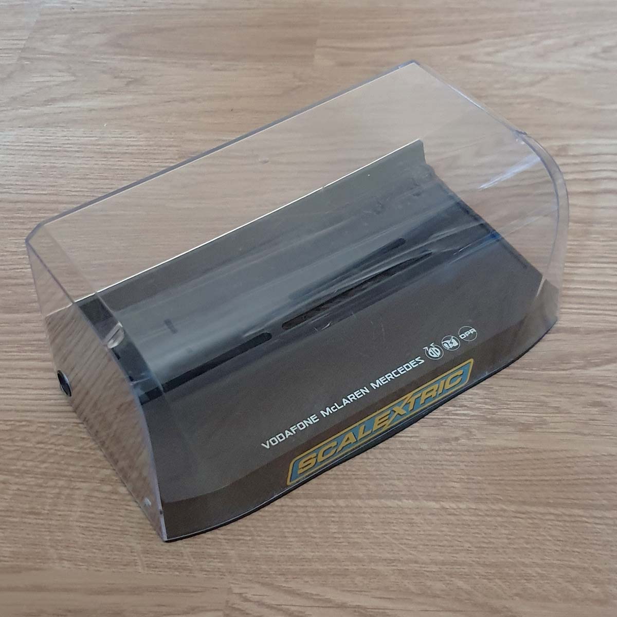 Vitrina de Cristal para Coche Scalextric 1:32 - Base Negra – Action ...