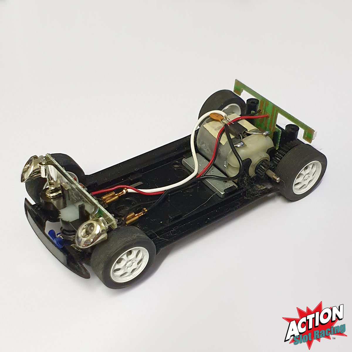 Chasis y motor Scalextric 1:32 para BMW Mini Cooper - Ruedas blancas