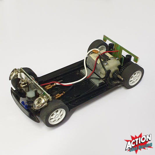 Scalextric 1:32 Underpan Chassis & Motor for BMW Mini Cooper - White Wheels